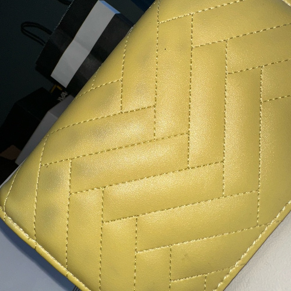 Bebe Quilted Women's crossbody Bag - Picture 2 of 3